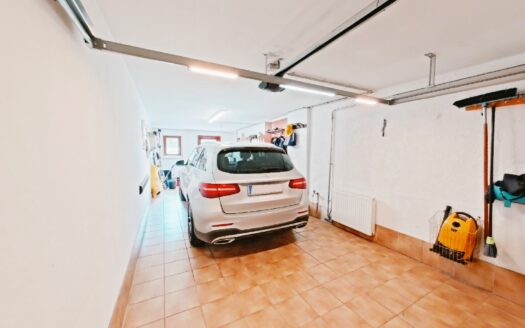 IHRE CHANCE: 126 m²-VILLA +517 m² EIGENGRUND +U2 U-BAHN NÄHE +GRÜNRUHELAGE+DOPPELGARAGE+KELLER