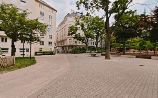 IHRE CHANCE FÜR DEN 8TEN MIT GROSSER EIGENTUMS-GARAGE!