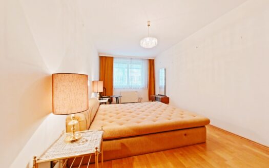 IHRE CHANCE FÜR DEN 8TEN: SYMPATHISCHE 83 m² + 15 m² LOGGIA + EIGENTUMS-GARAGE!