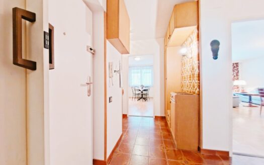 IHRE CHANCE FÜR DEN 8TEN: SYMPATHISCHE 83 m² + 15 m² LOGGIA + EIGENTUMS-GARAGE!