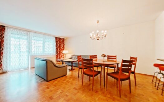 IHRE CHANCE FÜR DEN 8TEN: SYMPATHISCHE 83 m² + 15 m² LOGGIA + EIGENTUMS-GARAGE!