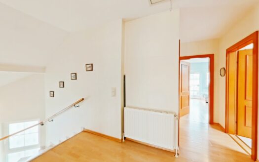 IHRE CHANCE: 192 m²-VILLA +719 m² EIGENGRUND +GRÜNLAGE +GARAGE +VOLLKELLER