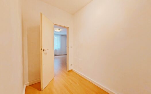 ANLEGERHIT: FREIE MIETE – 2-ZIMMER-CITY-WOHNUNG +SCHNELLBAHN +U4/U1 +GARAGENPLATZ IN DER NÄHE