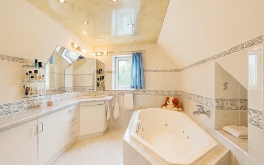 IHRE CHANCE: MODERNE EFH-VILLA +500 m² EIGENGRUND + GARTEN & TERRASSE +U2 U-BAHN NÄHE +FLUGZEUGFREI