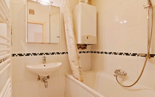 2-ZIMMER-CITY-WOHNUNG +EXTRA WOHNKÜCHE +SCHNELLBAHN +U4 +GARAGENPLATZ IN DER NÄHE MIETBAR