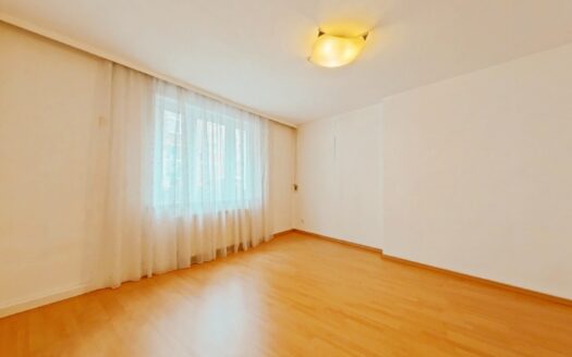 2-ZIMMER-CITY-WOHNUNG +EXTRA WOHNKÜCHE +SCHNELLBAHN +U4 +GARAGENPLATZ IN DER NÄHE MIETBAR