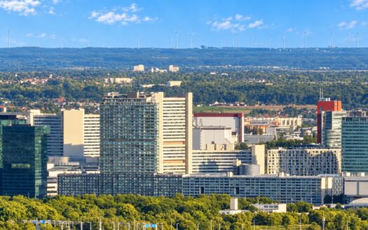 IHRE CHANCE: SKYLINE LIVING +MAISONETTE AM DONAUPARK +TRAUM-FERNBLICK +2 LOGGIEN +GARAGEN MIETBAR
